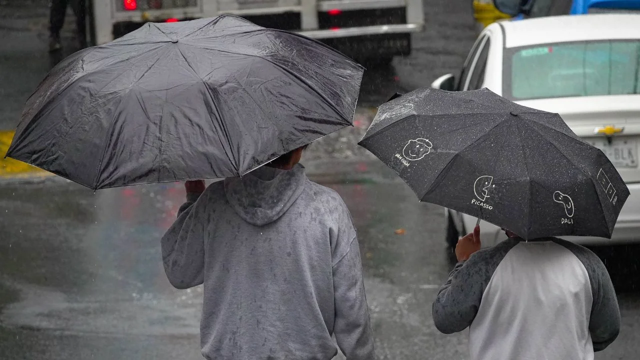 SMN reporta lluvias fuertes en tres estados y ola de calor en el noroeste del país