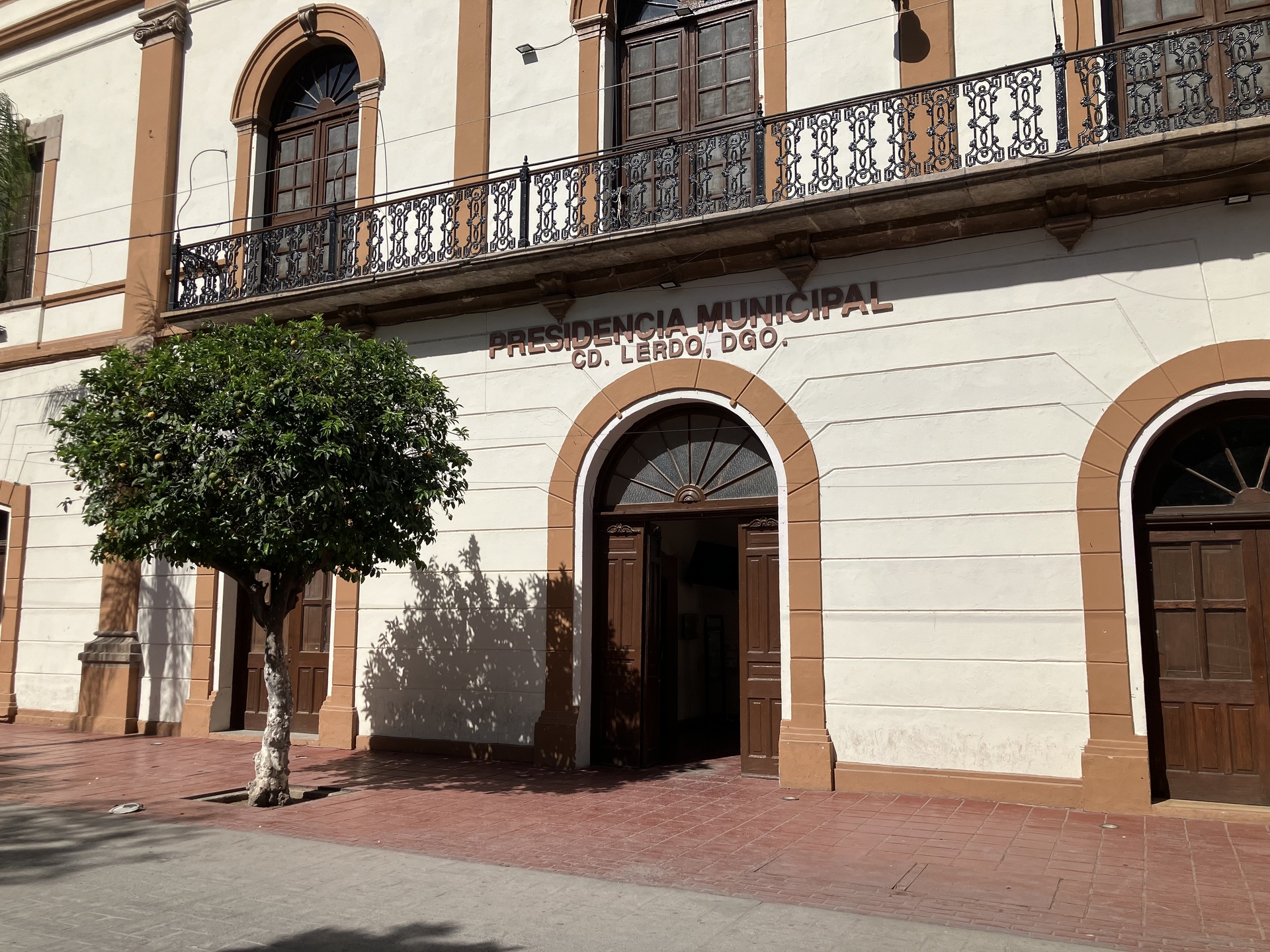 Cierran indicadores financieros con variaciones mixtas; entran en vigor reglas de eliminación de deudas en Buró de Crédito