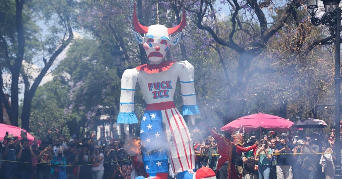 Viacrucis migrante en Tijuana y quema de Judas con figura del ICE marcan Semana Santa en México