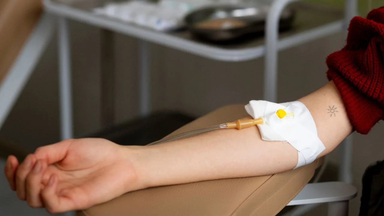 Investigan muerte de cuatro personas tras aplicación de suero vitaminado en clínica de Hermosillo