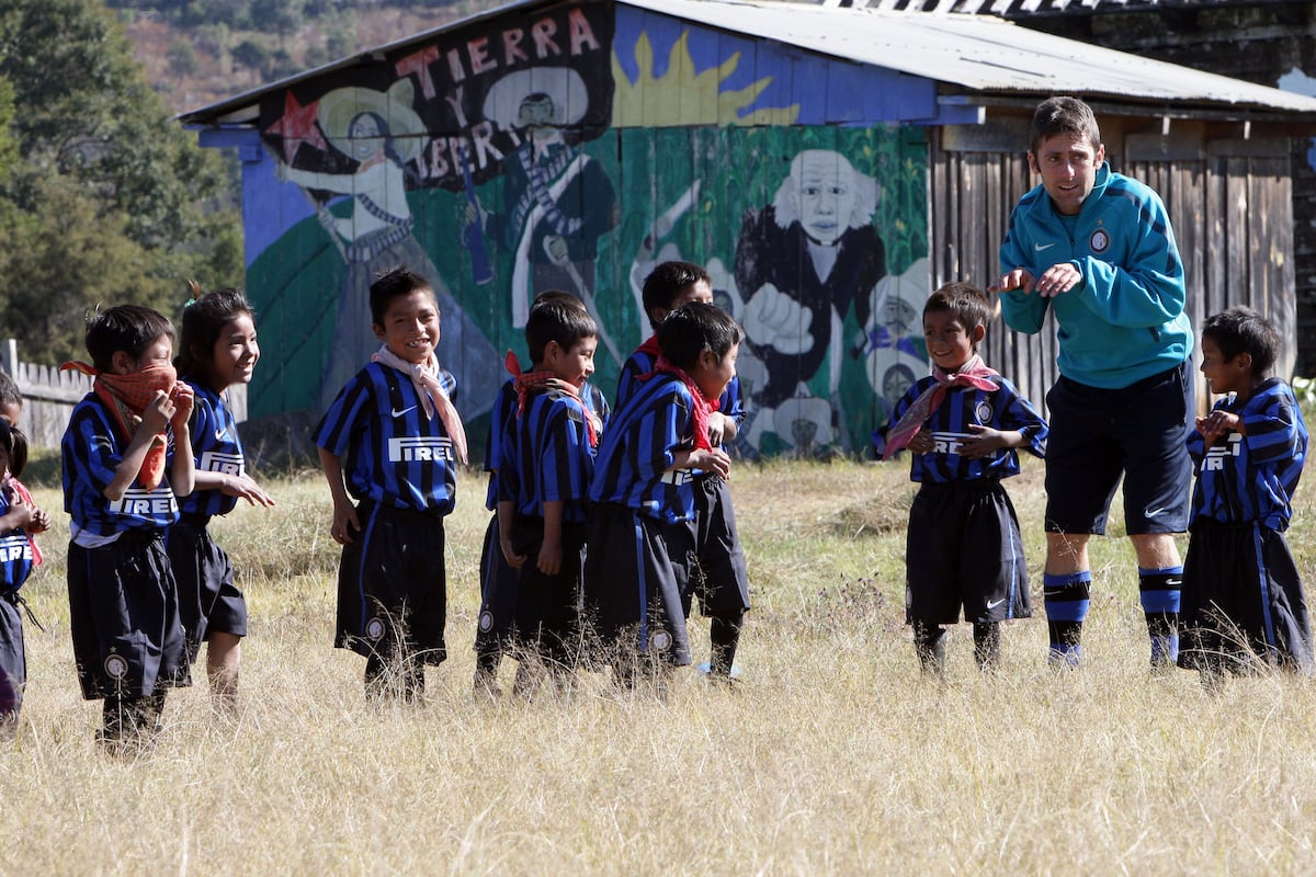 La selección zapatista perdió 3-5 ante veteranos del 86 en partido de 1999