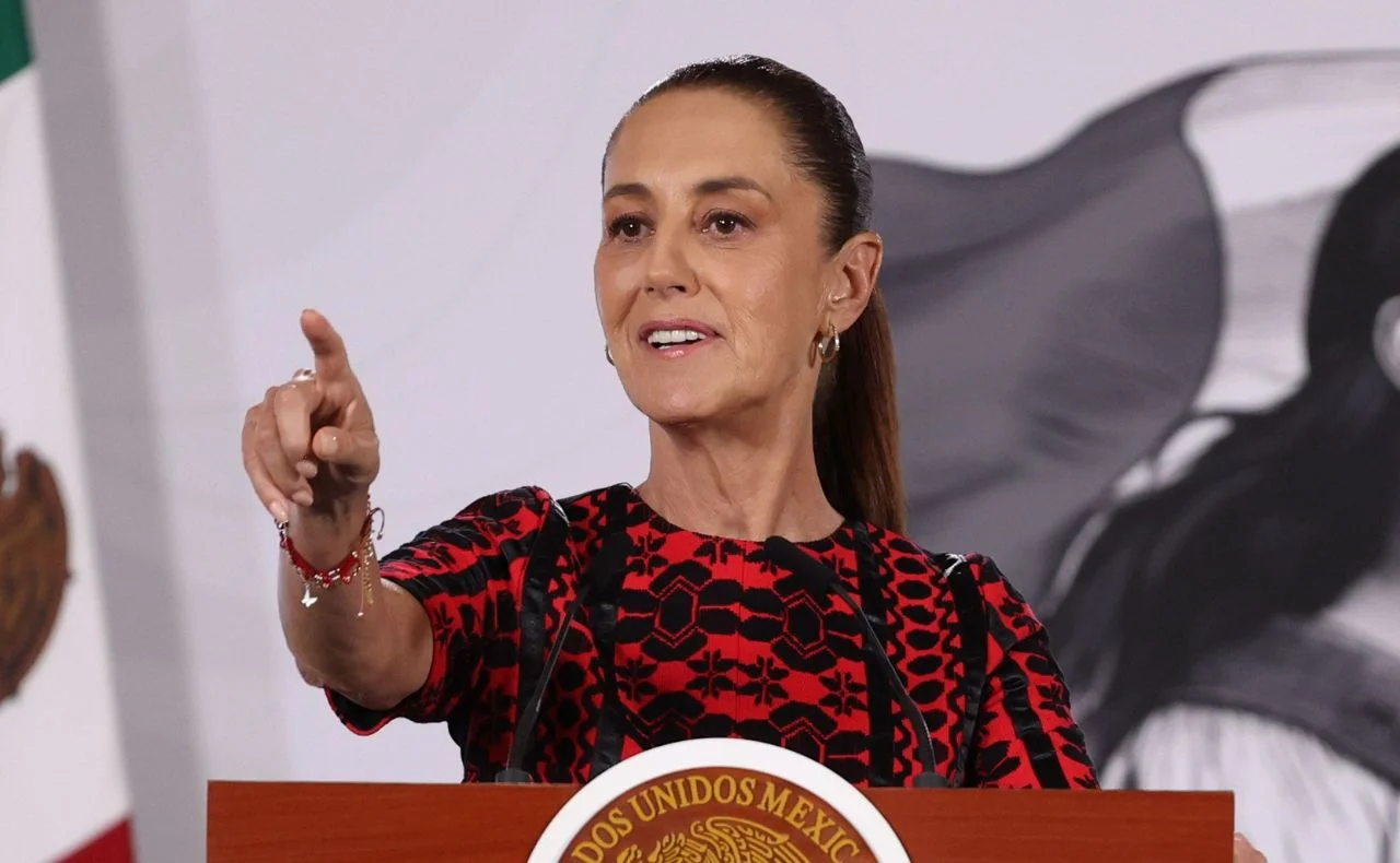 Claudia Sheinbaum encabeza Mañanera del Pueblo desde Palacio Nacional