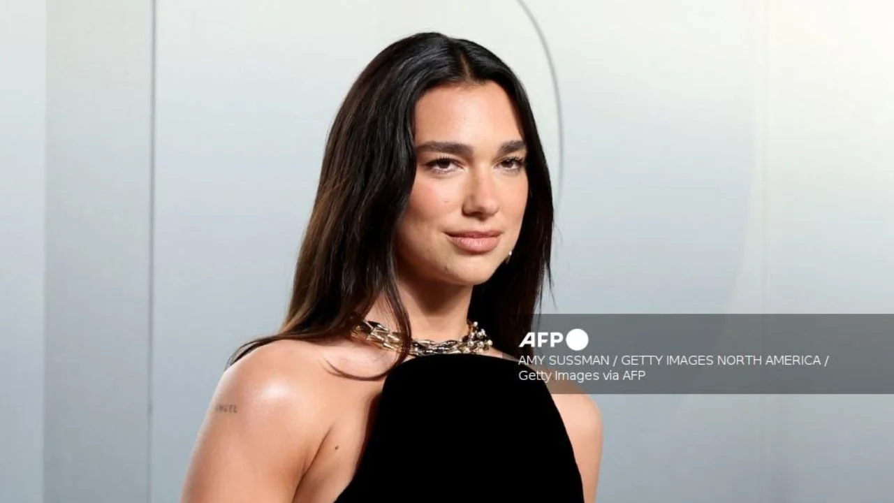 Dua Lipa califica de ‘inspiradoras’ las protestas en Albania contra proyecto turístico vinculado a la familia Trump